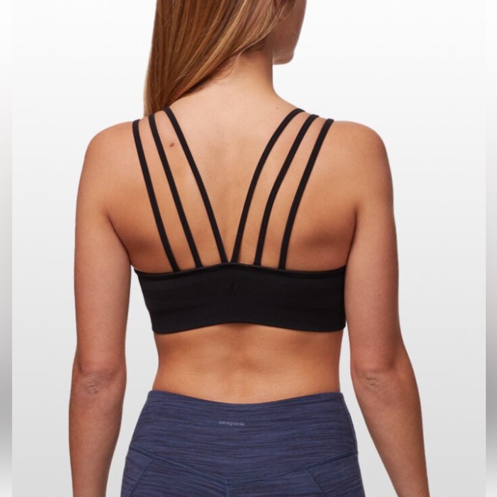 Smartwool Merino Sport Seamless Strappy Bra - Women's size XS. Black